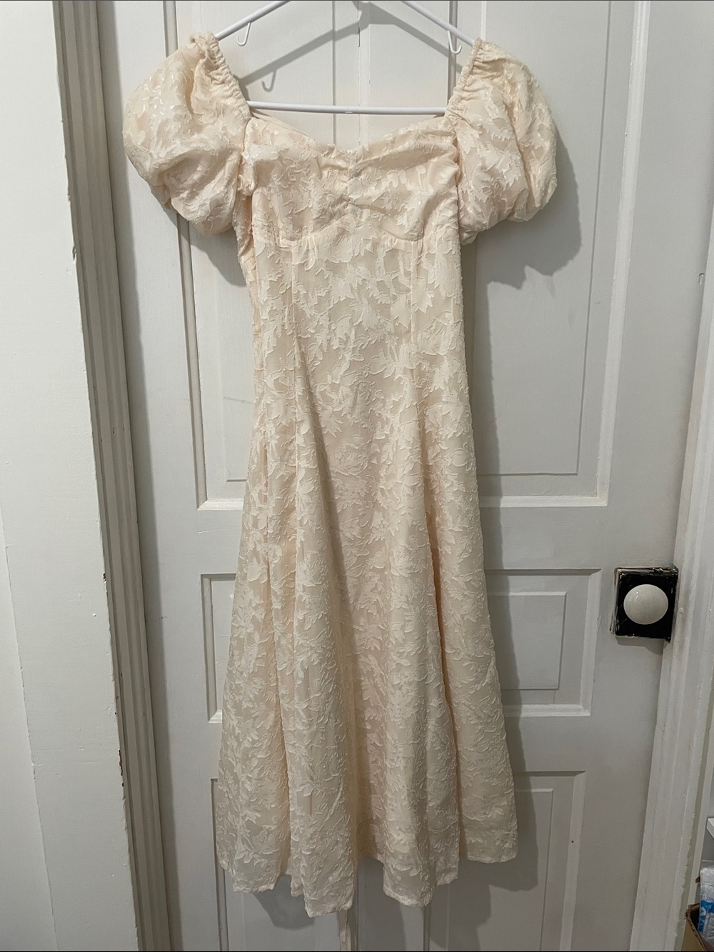 Elegant Cream Puff-Sleeve Midi Dress NWT
